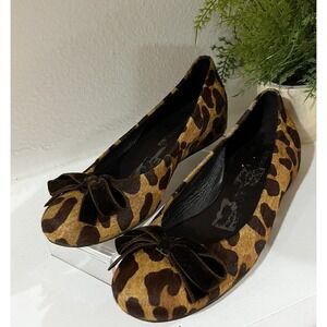 BCBG‎ Max Azria Flat Shoes Womens Size 5 1/2 Animal Print Casual